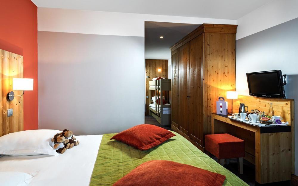 Hotel Les Bruyeres Les Menuires Exterior photo