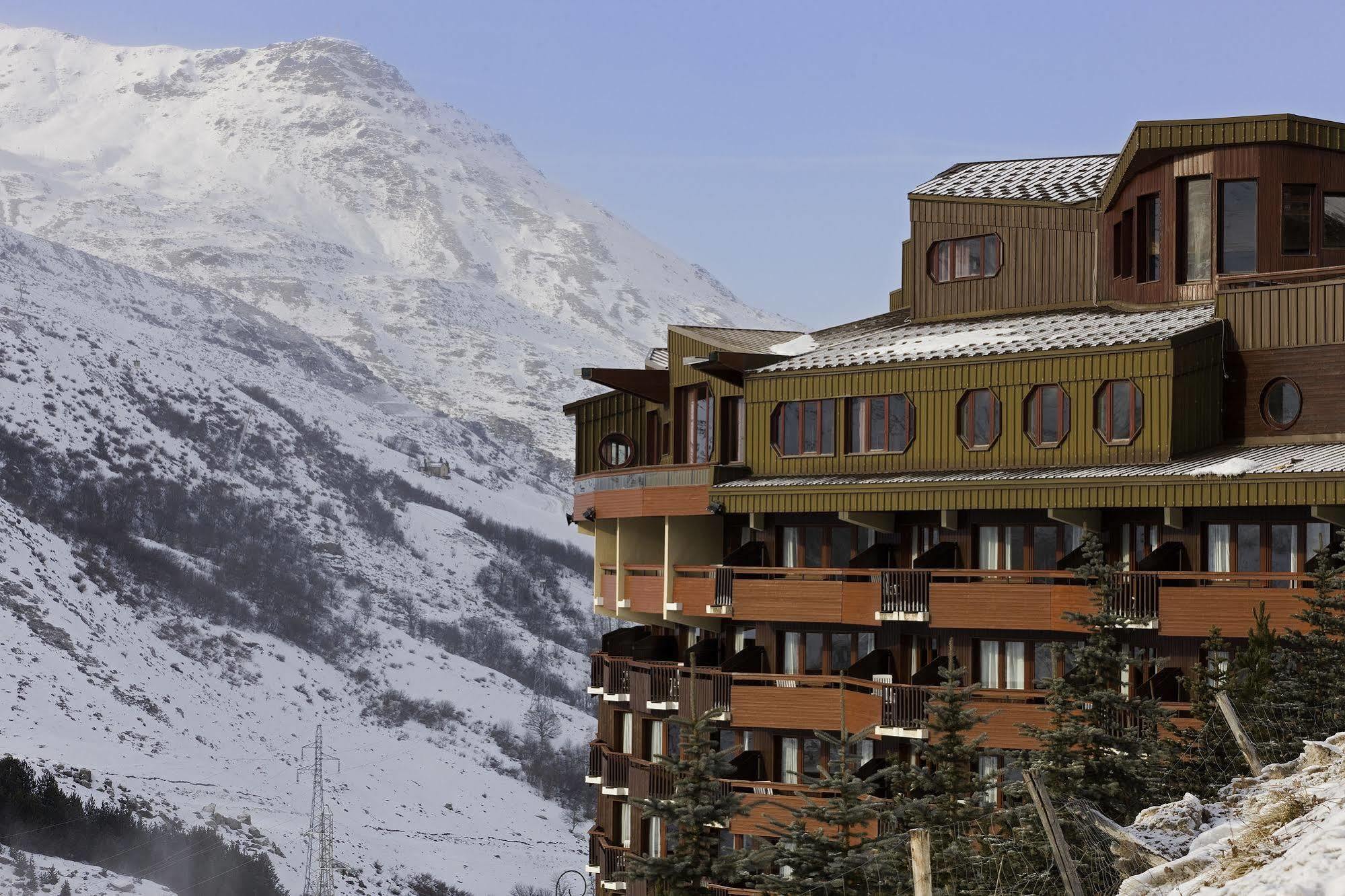 Hotel Les Bruyeres Les Menuires Exterior photo